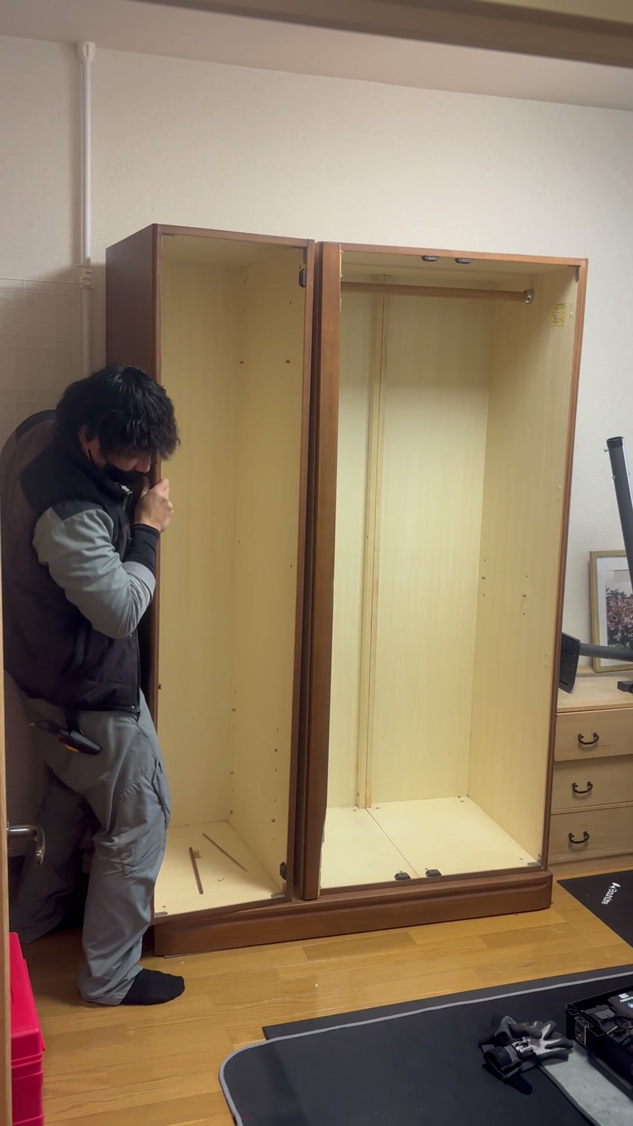 大型家具の解体作業 - 高松市S様邸